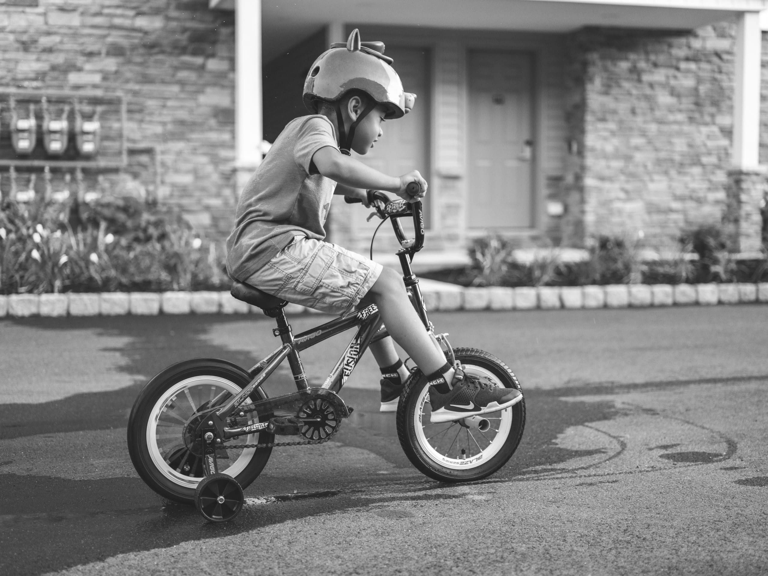 Kids Riding Bikes 85