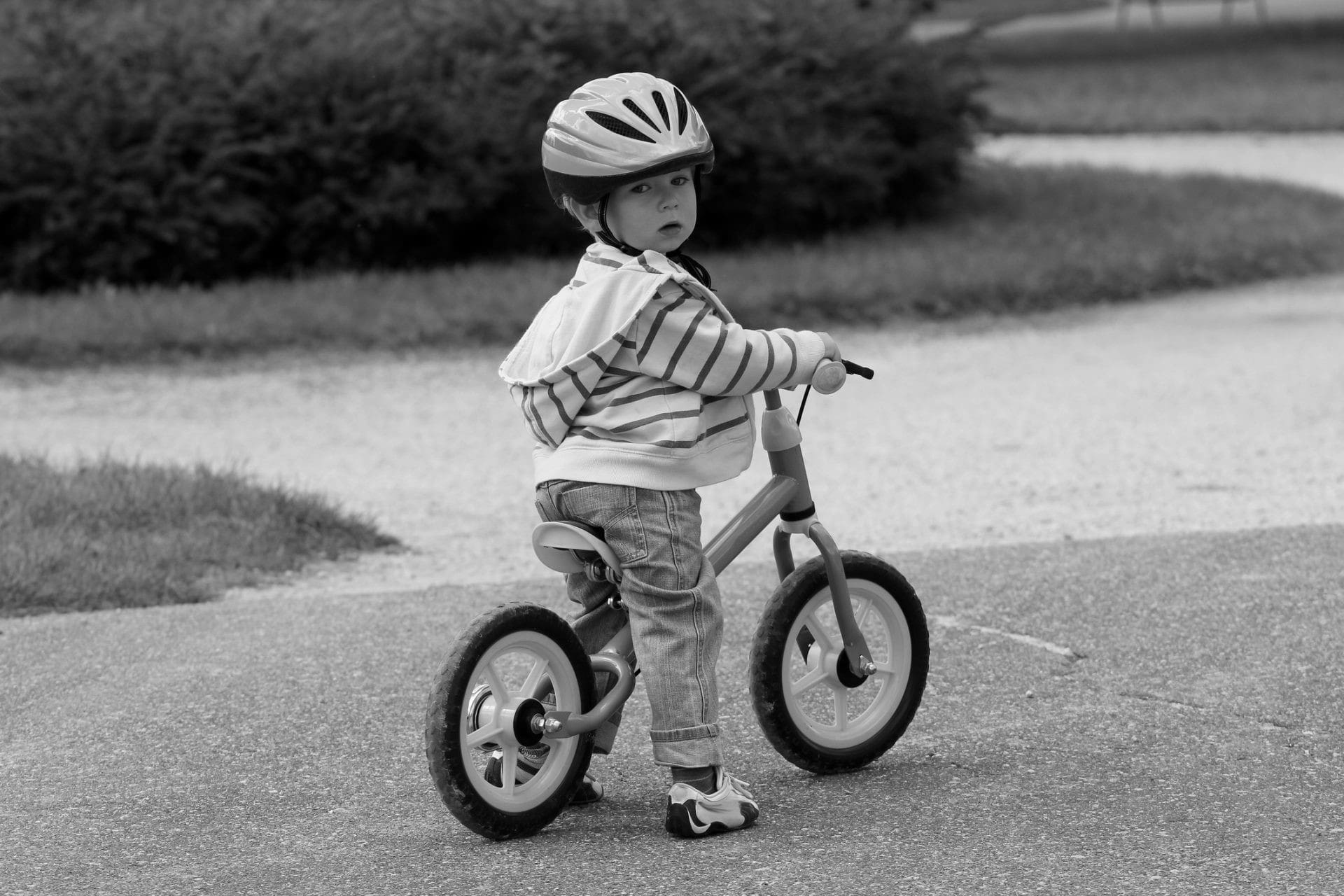 Kids Riding Bikes 99