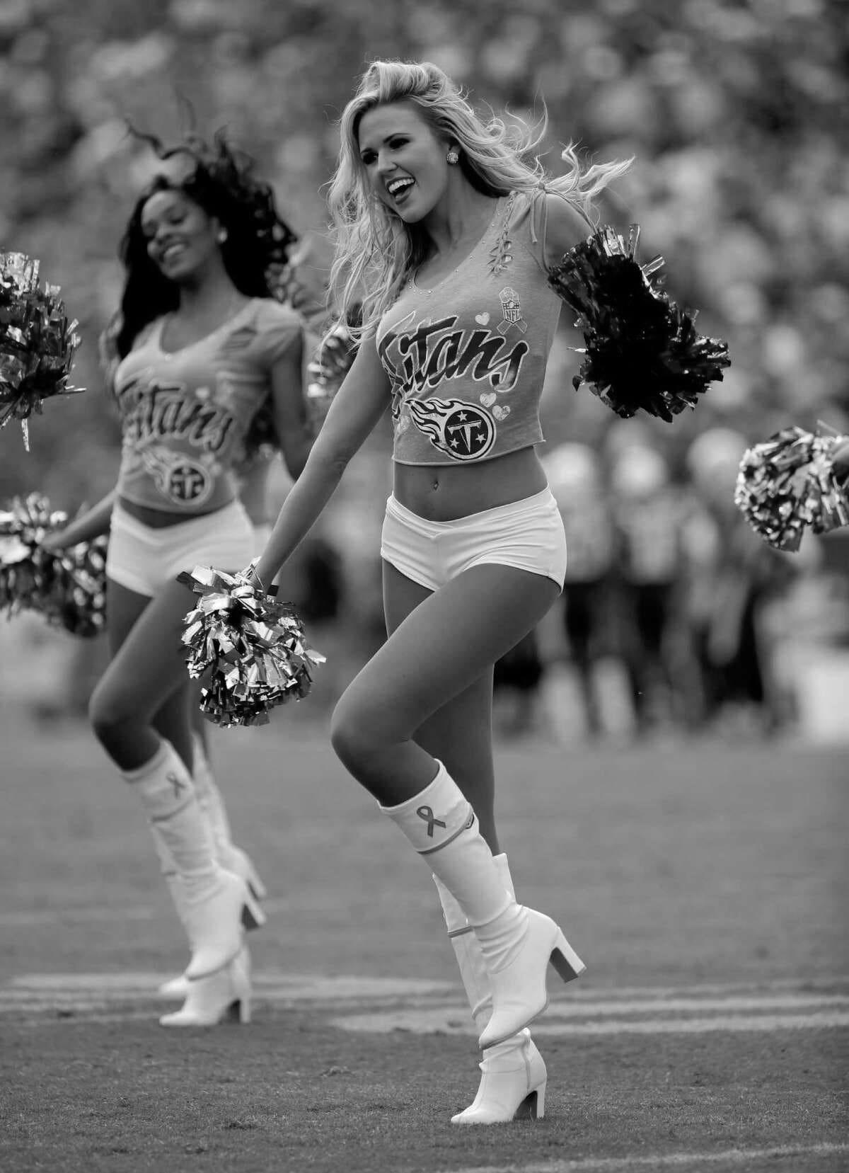 NFL Cheerleaders (2)