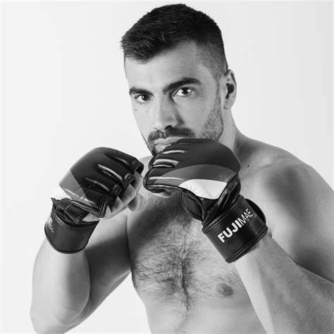 How MMA Gloves Enhance Fighter Performance