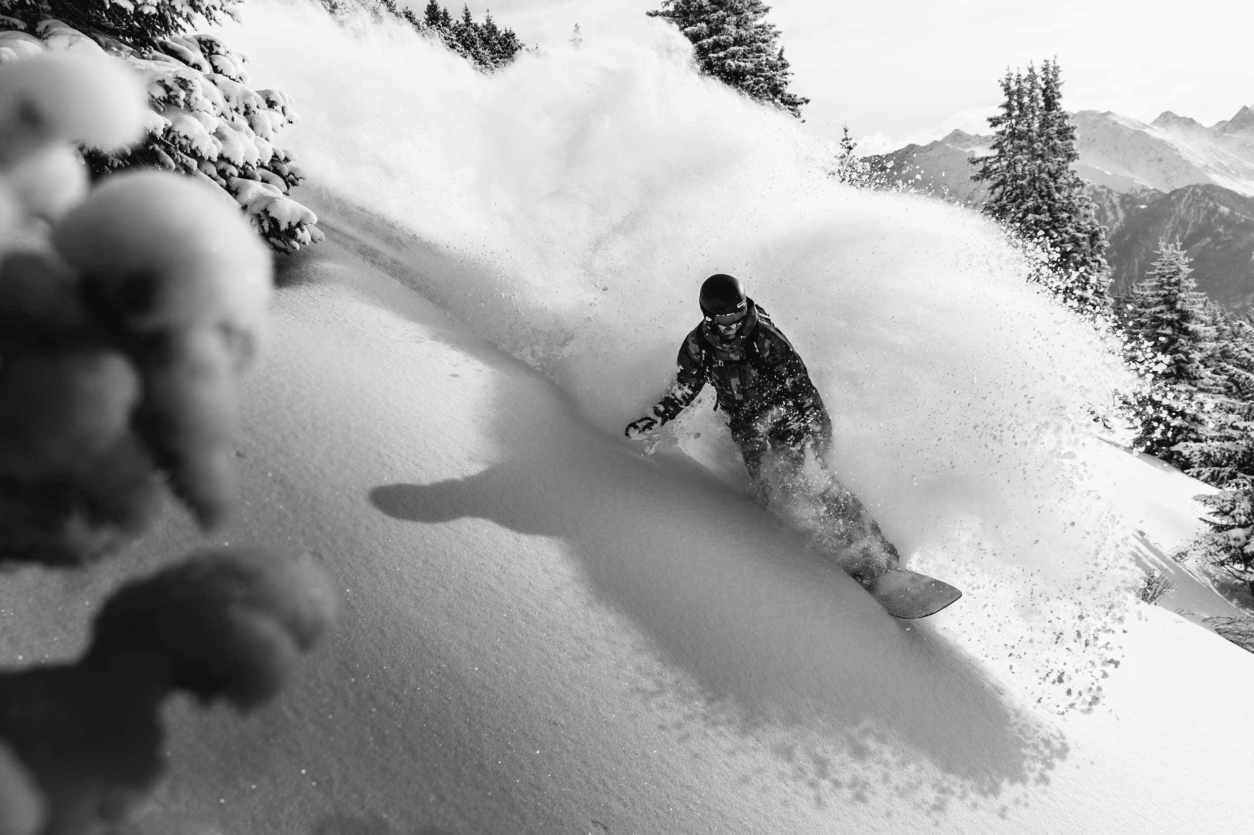 Chop vs Powder Choosing Your Snowboard